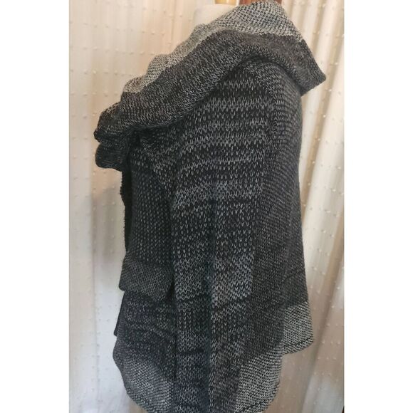 C3 Multiples sweater cardigan with ruffled collar and large buttons - Picture 7 of 11